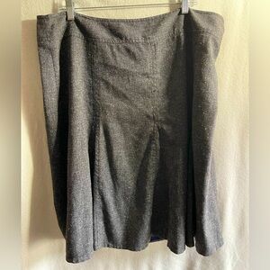Elegant Gray Women's Skirt. Size 18W